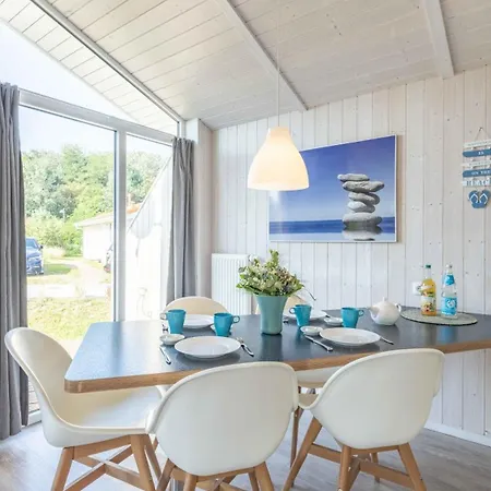 Semesterbostad Strandhaus Freibeuterweg 14 *